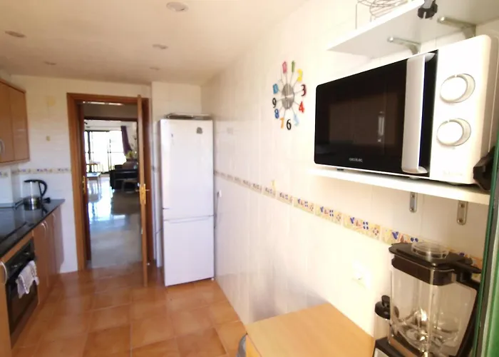 Piso Muy Cómodo En Estepona, Zona Selwo * Estepona