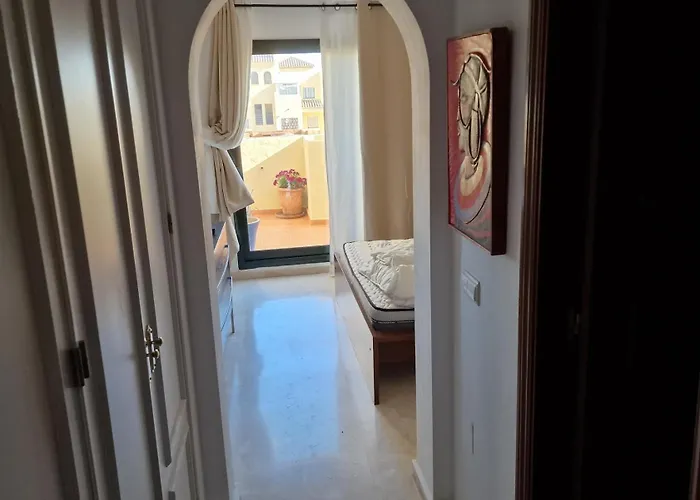 Piso Muy Cómodo En Estepona, Zona Selwo