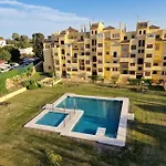 Piso Muy Comodo En Estepona, Zona Selwo Estepona