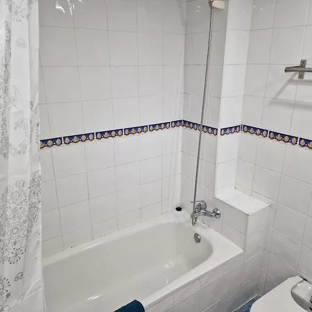 Piso Muy Comodo En Estepona, Zona Selwo דירה *