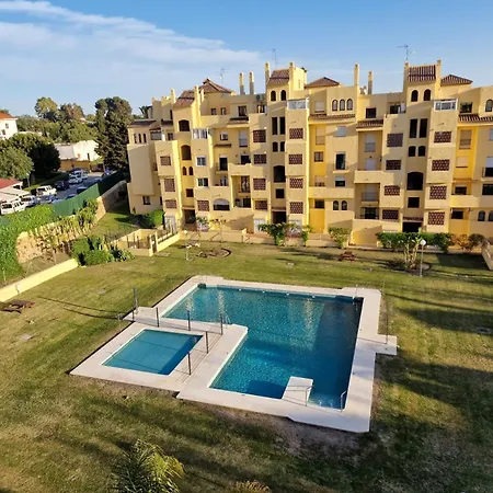 Piso Muy Comodo En Estepona, Zona Selwo אסטפונה