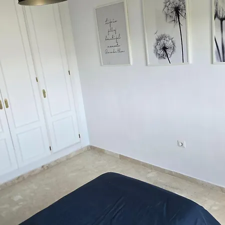 Piso Muy Comodo En Estepona, Zona Selwo * Estepona