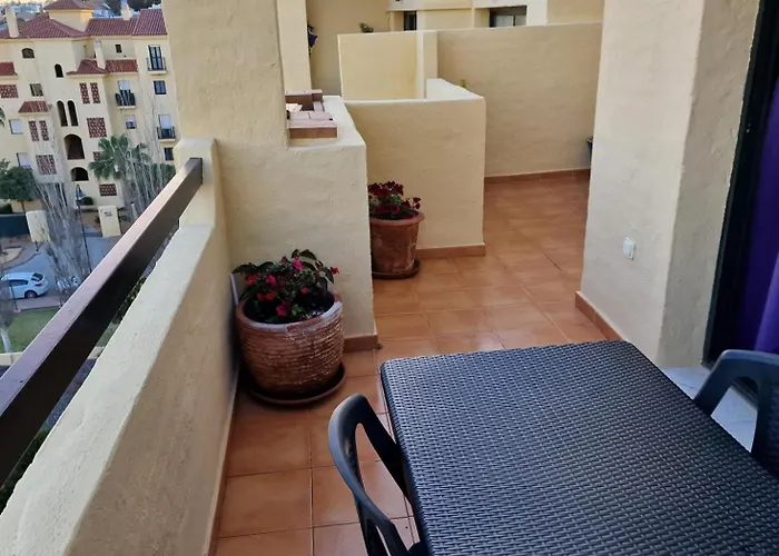 Piso Muy Comodo En Estepona, Zona Selwo * Estepona