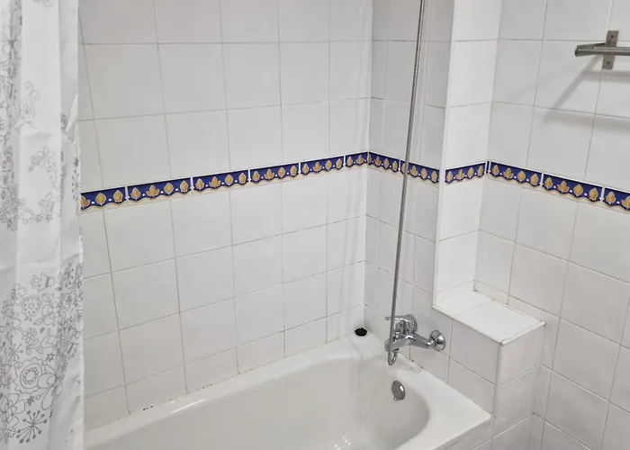 Piso Muy Comodo En Estepona, Zona Selwo Appartement *