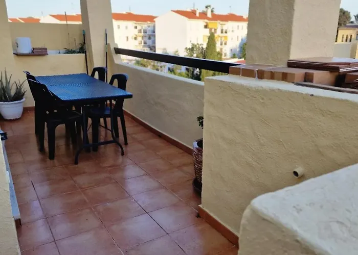 Piso Muy Comodo En Estepona, Zona Selwo * Estepona